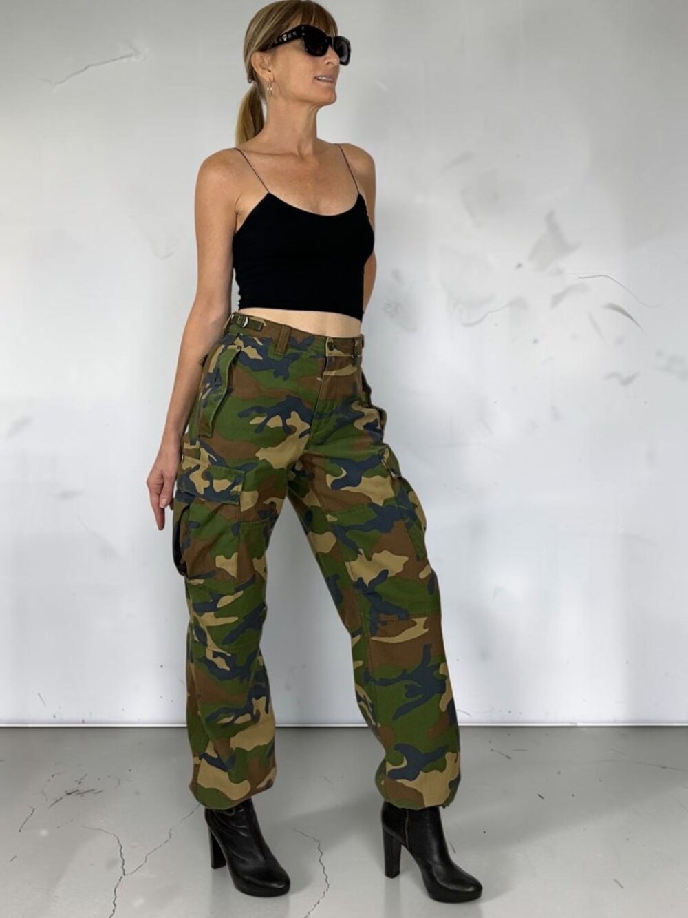 Aritzia TNA New Supply Cargo Pant 2 Green Camo Mid Rise Baggy Tapered